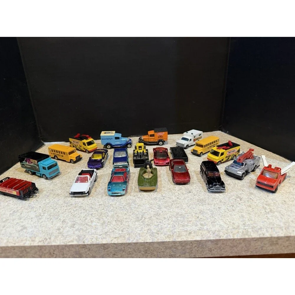 Lot of 21 Matchbox Diecast Cars Trucks Vintage Vans Vehicles Mixed Playworn